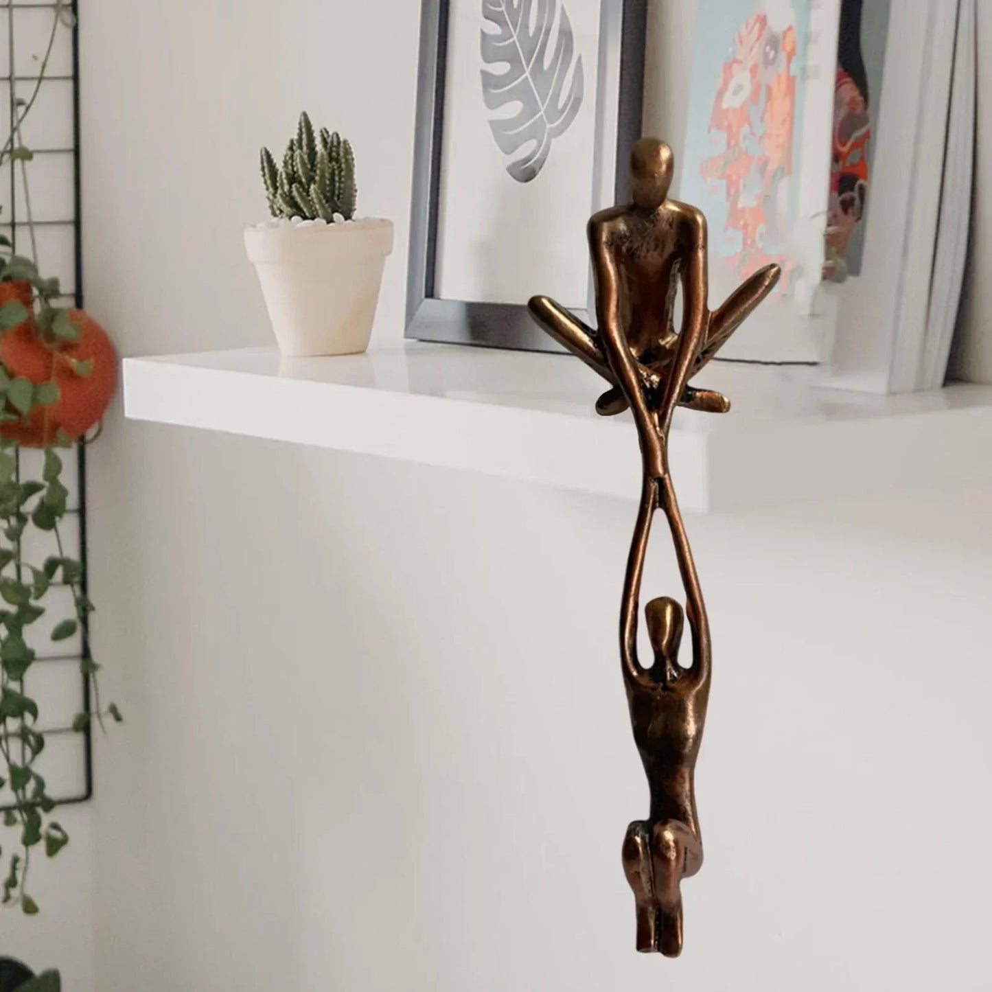 Tidløs skulptur for kærlighed og styrke