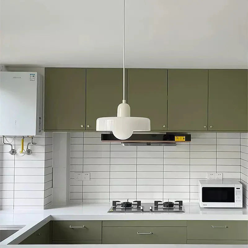 Bauhaus-pendel i farvet glas – design