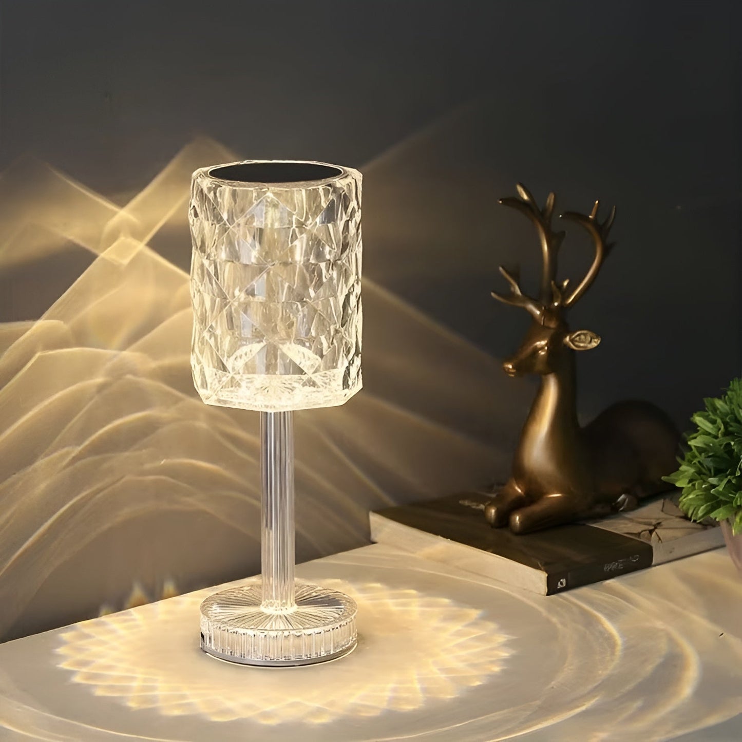 Ledsen™ SparkleLamp: Elegant Lysende Krystal Diamant Funkle Lampe