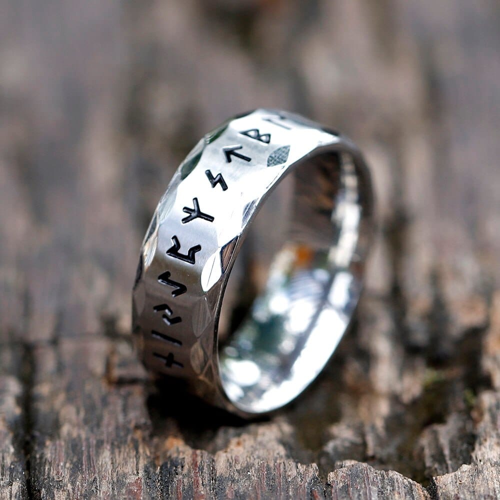 Viking ring med runer og visdomsmotiv