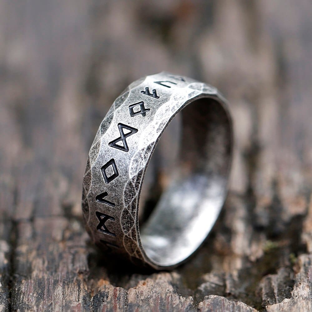 Viking ring med runer og visdomsmotiv