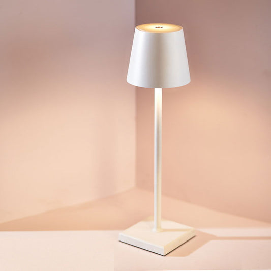 Bordlampe – Trådløs Frihed og Hygge