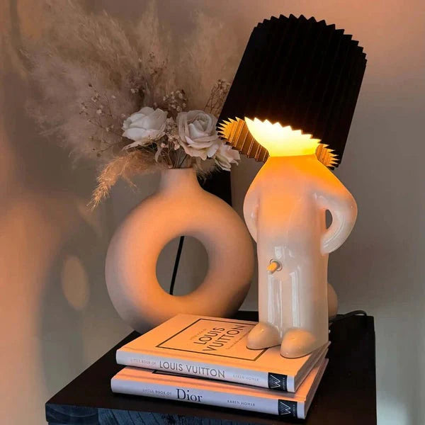 Ledsen™ BoyLamp: Charmerende Lille Dekorativ LED Dreng Lampe