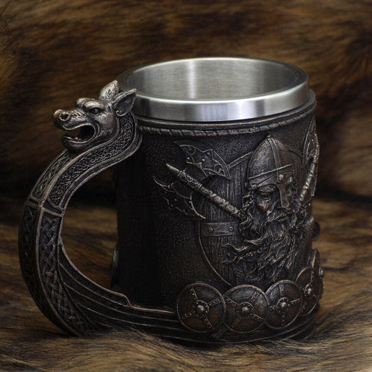 Vikingekrus med Odin-inspireret drakkar-design