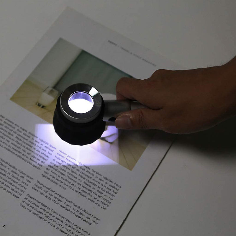 Forstørrelsesglas – LED Lys & Indbygget Måleskala