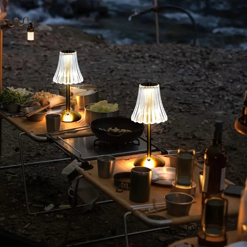 Bordlampe – Raffineret Udtryk og Fleksibel Lysstyrke