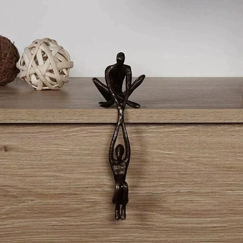 Tidløs skulptur for kærlighed og styrke