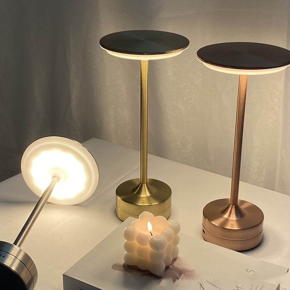 Trådløs LED-bordlampe med touchfunktion