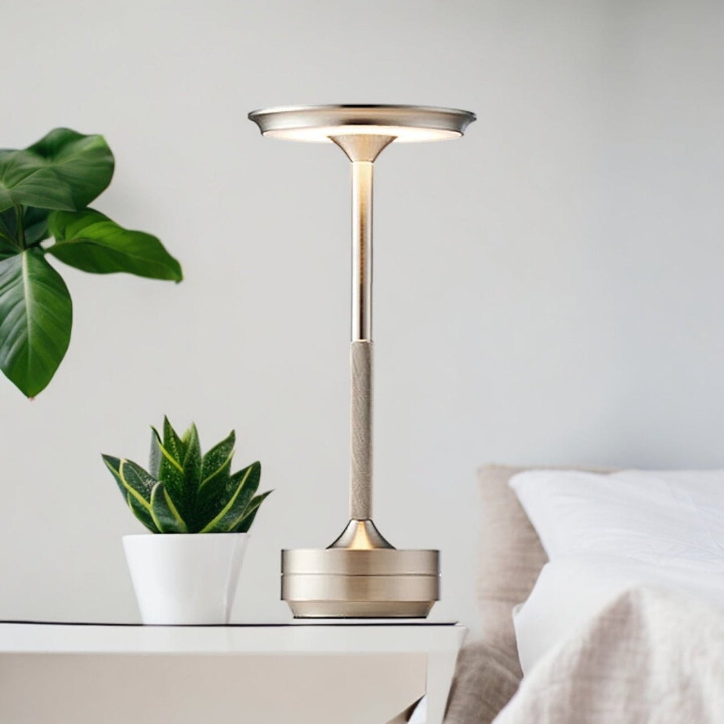 Trådløs LED-bordlampe med touchfunktion