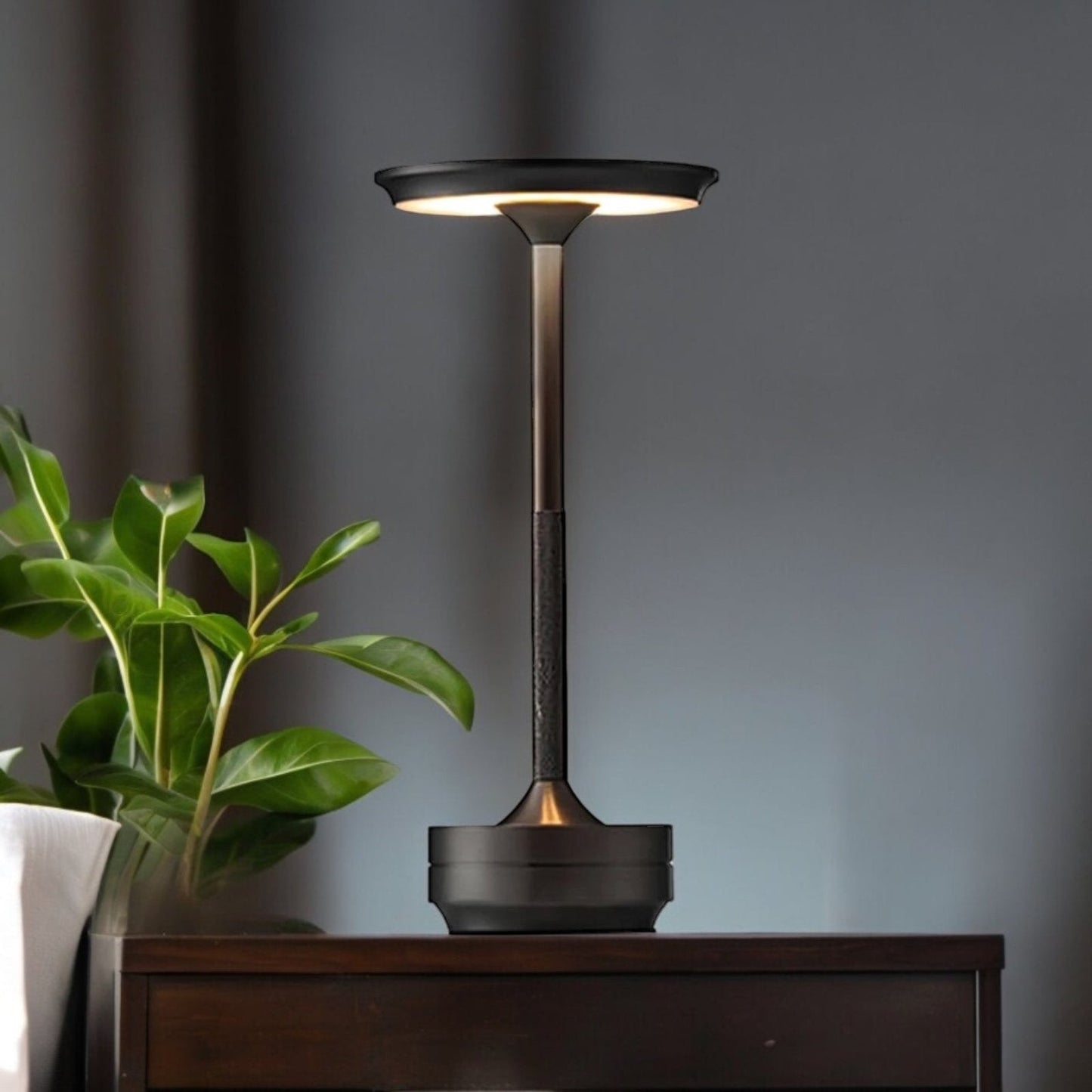 Trådløs LED-bordlampe med touchfunktion