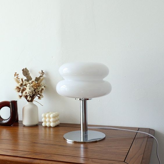 Funktionel og Moderne Bordlampe I Glas