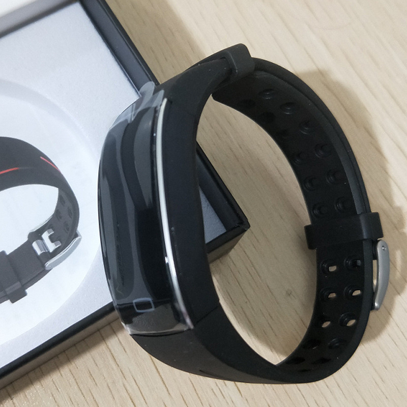 Kompakt Bluetooth Smartwatch – Puls- & blodtryksmåling til din aktive hverdag
