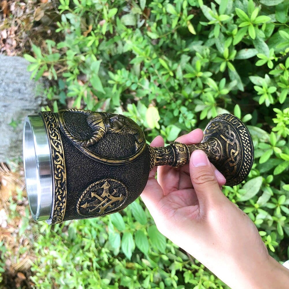 Vikingeglas med snedig figur-motiv