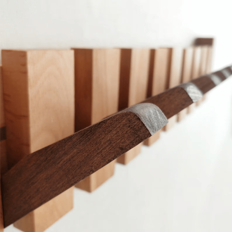 Funktionel Knagerække i Pianodesign